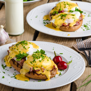 eggs benedict with hollandaise